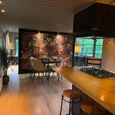 Forest Cabin With Heated Pool In The Veluwe